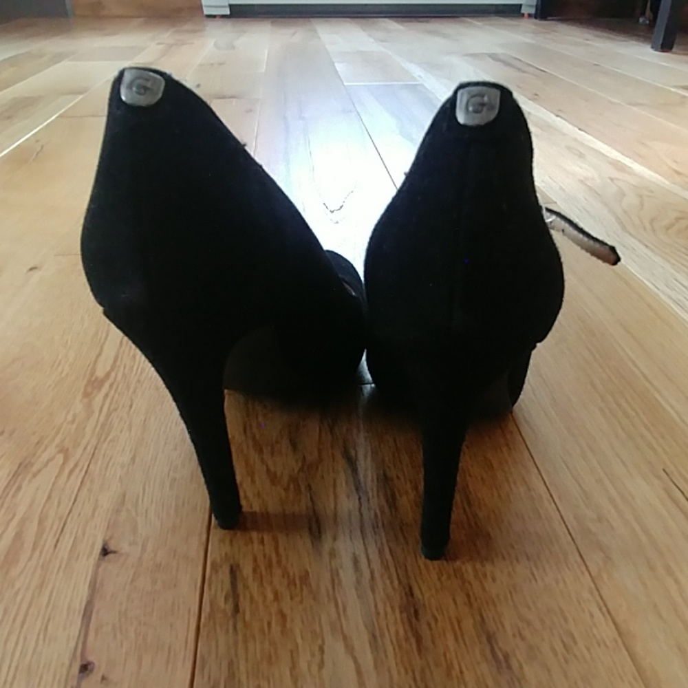GUESS pumps. - Picture 3 of 4